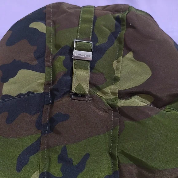Canada Goose Waterproof And Windproof Camouflage Hooded Down Jacket - Picture 13 of 13